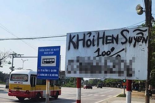 Hà Tĩnh xử phạt người phun sơn quảng cáo lên biển giao thông, cột điện