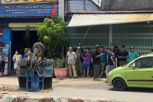 Bình Dương: Xe bồn tông lật xe ba gác, cán nam tài xế tử vong