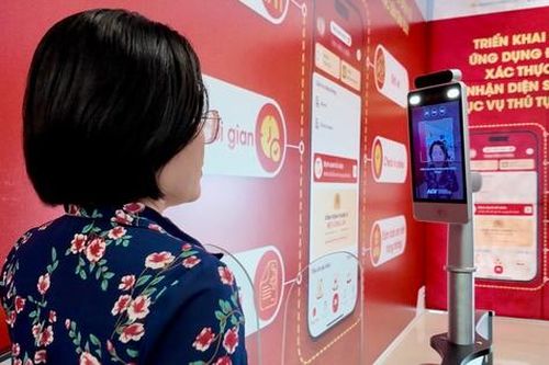 Thủ tướng đề nghị nhân rộng giải pháp lên tàu bay không cần giấy tờ