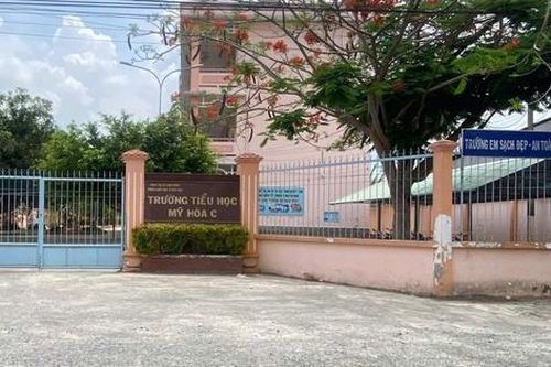 Nguyên nhân nhóm học sinh tiểu học ở Vĩnh Long nhập viện sau khi uống trà sữa từ người lạ