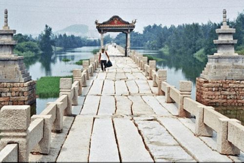 Cầu cổ bằng đá dài nhất Trung Quốc