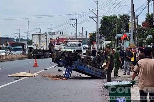 Xe ba gác va chạm xe bồn, nam tài xế bị cán tử vong