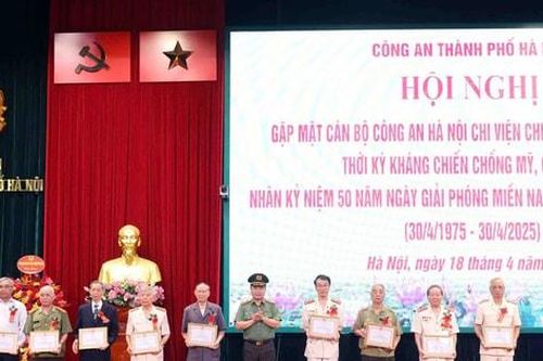 Công an Hà Nội gặp mặt cán bộ công an chi viện chiến trường miền Nam