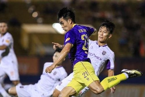 Thắng đậm Becamex Bình Dương, Hà Nội FC áp sát Thép xanh Nam Định
