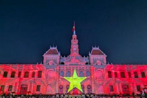 TP Hồ Chí Minh: Mãn nhãn chương trình nghệ thuật 3D Mapping và pháo hoa