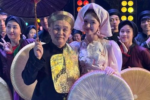 NS Xuân Hinh đi diễn cát-xê 4 cây vàng từ cách đây hơn 20 năm, giá hiện tại Hòa Minzy không thể trả được