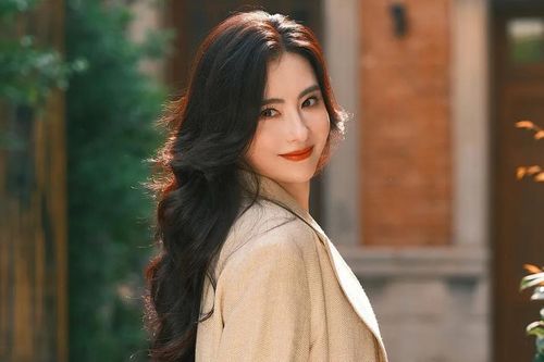 Ảnh đời thường của Trương Bá Chi