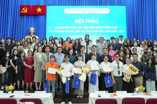 So sánh tiếp cận ngôn ngữ và văn hóa Việt – Nhật