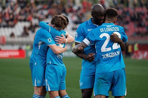 McTominay giúp Napoli tiếp tục đua vô địch Serie A với Inter Milan