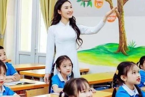 Nhà giáo chuyển công tác, tính phụ cấp ưu đãi thế nào?