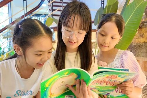 Ra mắt sách '40 đề phát triển năng lực Tiếng Việt'