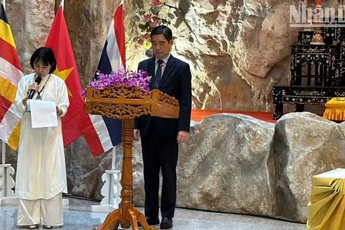 Trao nhận bộ Kinh Tam Tạng Pali bản tụng đọc tại Thái Lan