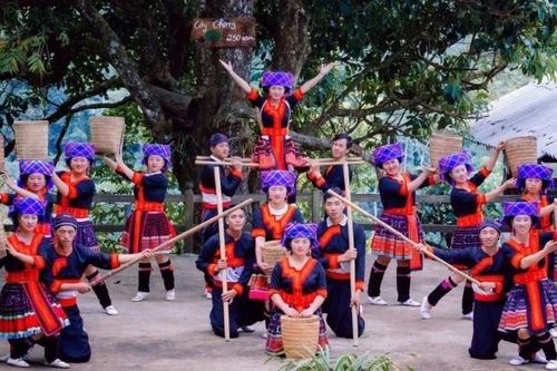 Văn hóa truyền thống 'đánh thức' nhiều miền quê