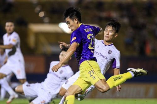 Hà Nội FC bám sát ngôi đầu, Đông Á Thanh Hóa có chiến thắng