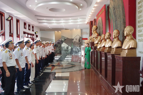Dấu chân người lính trở về chiến trường xưa