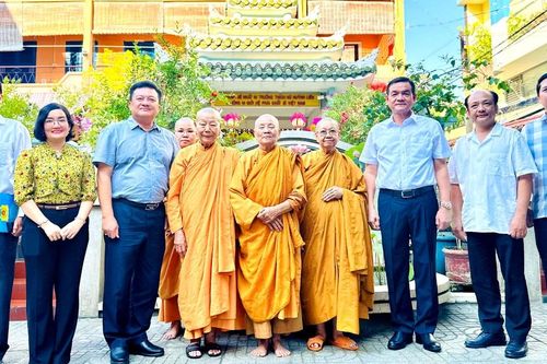 Lãnh đạo Công an TPHCM thăm, tri ân gia đình và cá nhân tiêu biểu