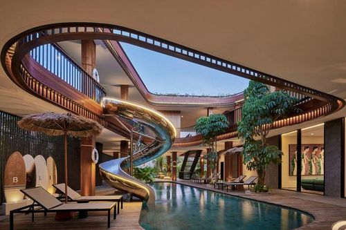 Tò mò biệt thự gây sốt với giếng trời như lốc xoáy