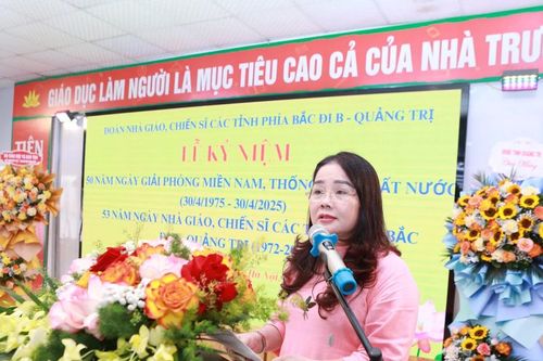 Xúc động cuộc hội ngộ của những nhà giáo, chiến sĩ 'đi B' Quảng Trị