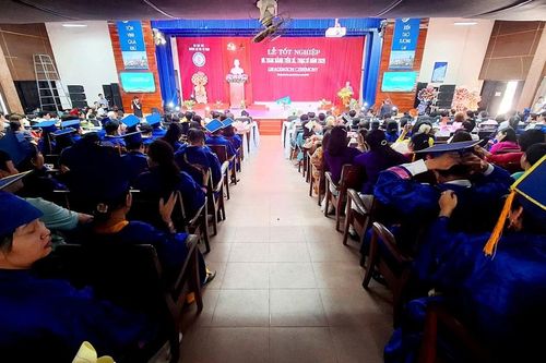 Trường Đại học Sư phạm, Đại học Huế trao bằng đến 445 tiến sĩ, thạc sĩ