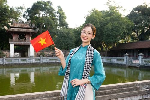Hoa hậu Bảo Ngọc điều hành phiên đối thoại cùng Phó Tổng thư ký Liên Hợp Quốc