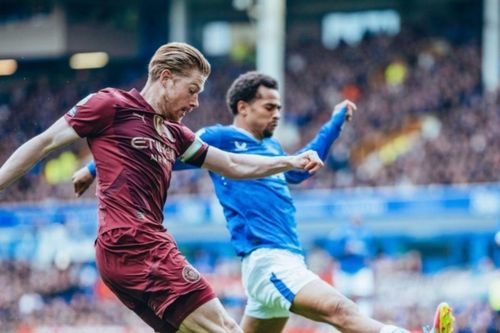 Đánh bại Everton, Man City chen chân vào top 4