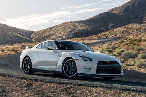 Xe thể thao huyền thoại Nissan GT-R chuẩn bị tái xuất