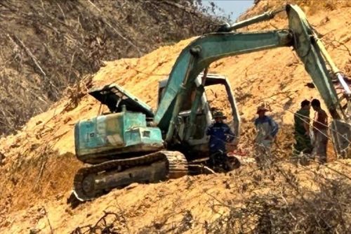 Đi trồng sầu riêng, người đàn ông bị xe cán tử vong tại chỗ