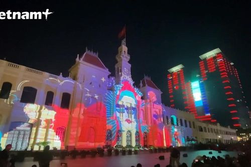 Ấn tượng với màn trình diễn 3D trong chuỗi hoạt động 'Sắc màu Thành phố Bác'