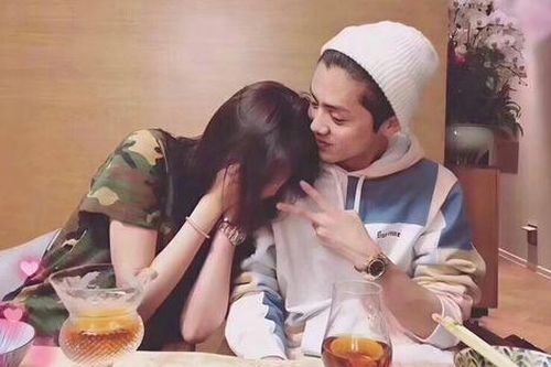 Cặp đôi nổi tiếng 'đường ai nấy đi' sau 8 năm bên nhau?
