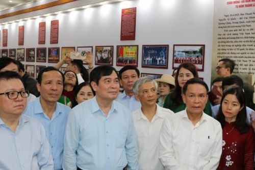 Chủ tịch Hội Nhà báo: Nhà báo là 'chiến sĩ biên phòng' trên không gian mạng