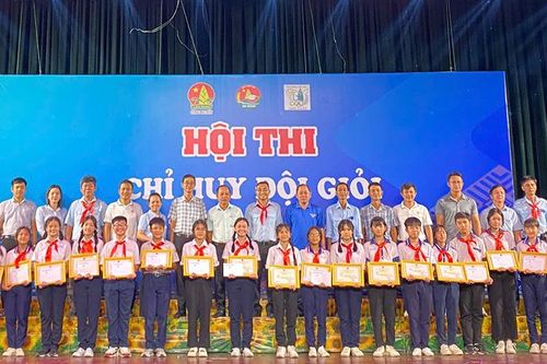 Sôi nổi Hội thi Chỉ huy Đội giỏi