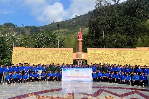 Tuổi trẻ Tri Tôn về nguồn tại căn cứ cách mạng Ô Tà Sóc