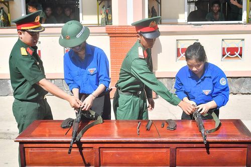 'Một ngày làm chiến sĩ'
