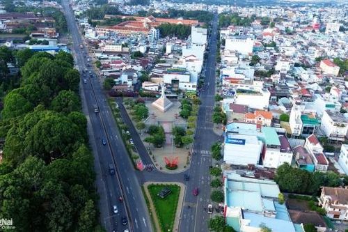 Check-in khoảnh khắc Tháng Tư tại Tượng đài Chiến thắng Long Khánh
