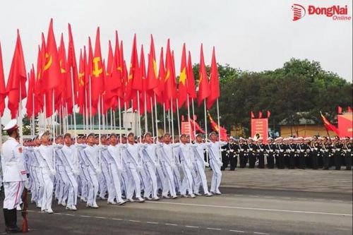 Video clip Mãn nhãn màn tổng hợp luyện diễu binh dịp đại lễ 30-4 thu hút người xem