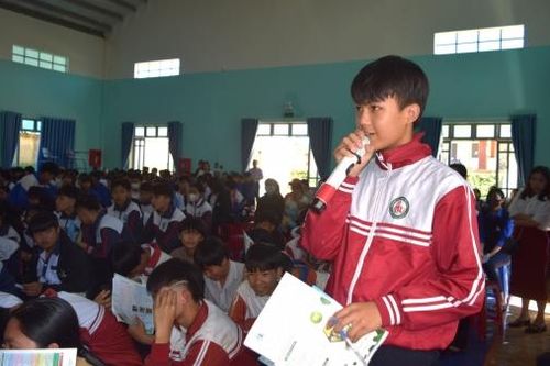 Đức Trọng: Hơn 400 học sinh tham gia Ngày hội Tư vấn tuyển sinh và thị trường lao động