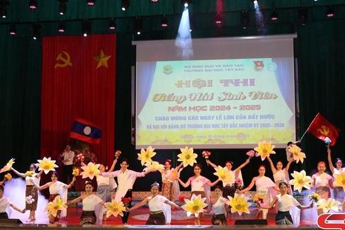 Sôi nổi hội thi 'Tiếng hát sinh viên' năm học 2024-2025