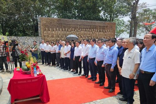 Hội Nhà báo Việt Nam tổ chức 'Về nguồn' tại Thái Nguyên