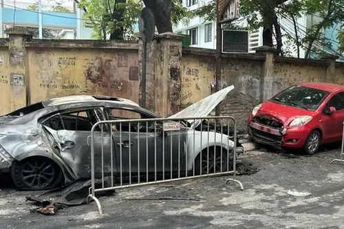 Làm rõ vụ cháy ô tô trong ngõ 42 Vũ Ngọc Phan