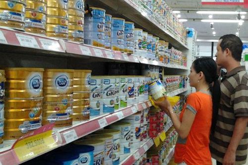 Làm gì để bảo vệ trẻ nhỏ trước 'ma trận' sữa giả?