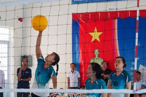 Vui khỏe giải bóng chuyền hơi nữ ngành giáo dục