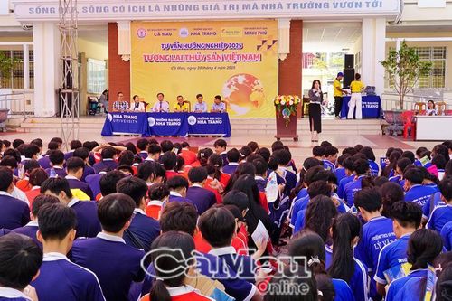 Tư vấn hướng nghiệp ngành thủy sản cho học sinh Cà Mau