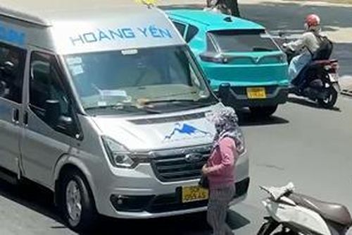 CSGT TPHCM xử lý nhanh vụ người phụ nữ chặn ôtô sau va quẹt giao thông