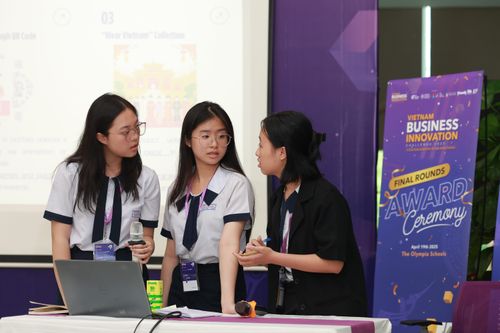 Giải bài toán kinh doanh sữa đầy sáng tạo, 3 nữ sinh giành học bổng tiền tỷ