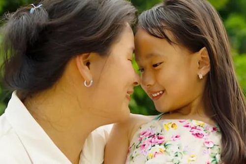 'Con thích mẹ nhất, bố nhì, bà nội chỉ xếp thứ 3' - Con trai 'lỡ lời', bà mẹ có cách ứng xử tuyệt hay