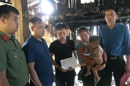 Rơi xuống hố nước bể phốt, 2 cháu nhỏ tử vong thương tâm ở Lào Cai