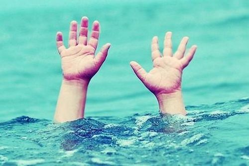 Nam sinh lớp 5 đuối nước tử vong thương tâm