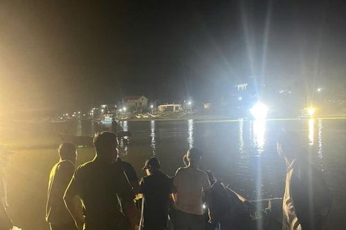 Hai học sinh mất tích khi ra cửa sông tắm