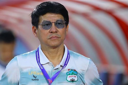 Hai quan chức HAGL bị phạt nặng vì lăng mạ trọng tài