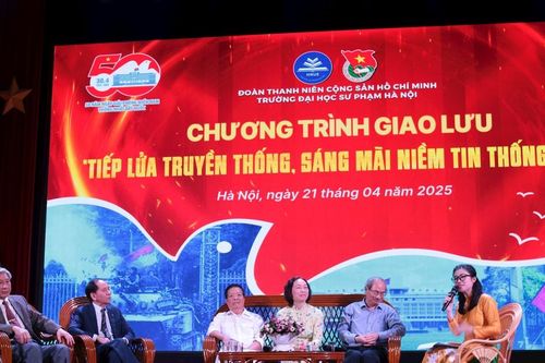 Tiếp lửa truyền thống cho sinh viên, sáng niềm tin thống nhất